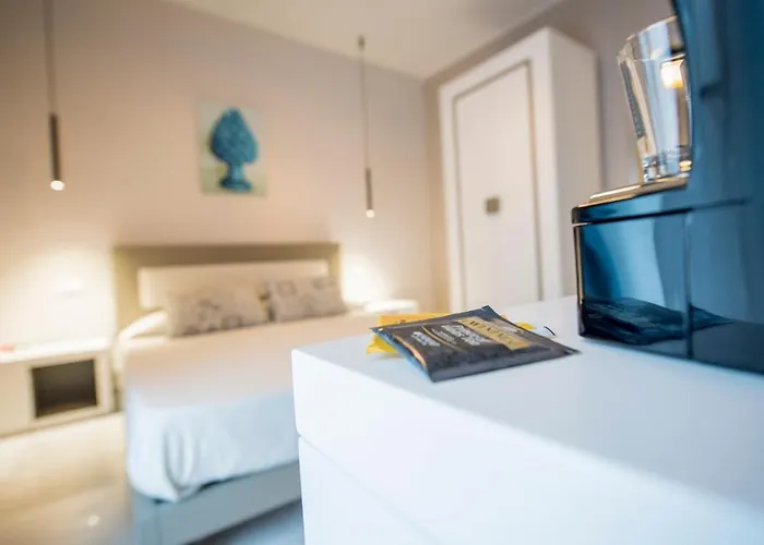 Aeolian Sea Port 米拉佐