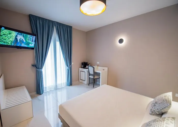 Aeolian Sea Port 米拉佐